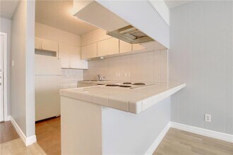 2122 Hancock Dr in Austin, TX - Building Photo - Building Photo