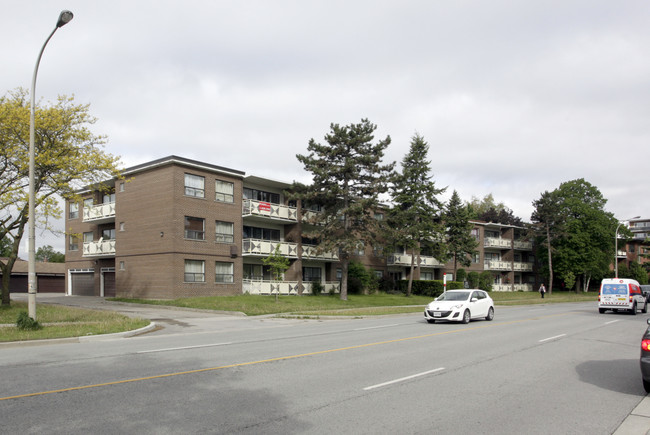 328 The West Mall in Toronto, ON - Building Photo - Primary Photo