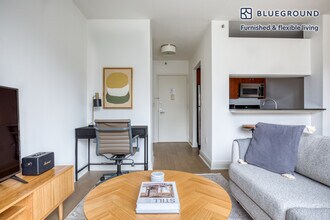 222 E 34th St in New York, NY - Building Photo - Building Photo