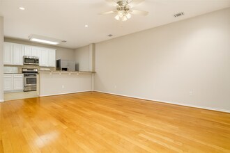 1518 Sutton St in Houston, TX - Building Photo - Building Photo