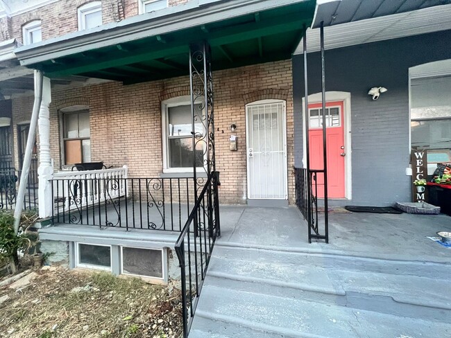 445 N Edgewood St in Philadelphia, PA - Building Photo - Building Photo