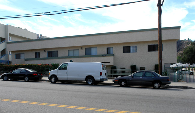 10085 Tujunga Canyon Blvd in Tujunga, CA - Building Photo - Building Photo