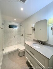 70 Spring St, Unit #2 in Cambridge, MA - Foto de edificio - Building Photo