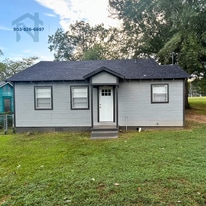 703 S Main St in Linden, TX - Building Photo