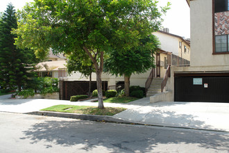 505 E Cedar Ave in Burbank, CA - Building Photo - Building Photo