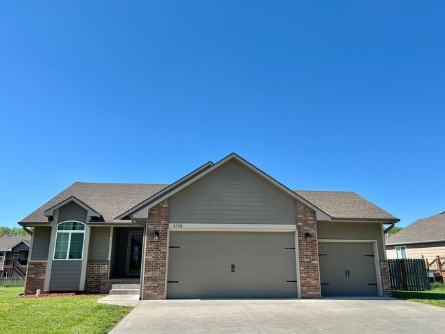 property at 4728 Plumthicket Dr