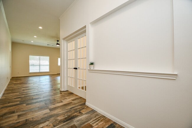 835 Victoria Lakes Dr