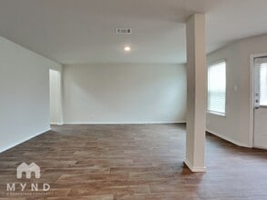 1115 Western Whipbird in San Antonio, TX - Building Photo - Building Photo