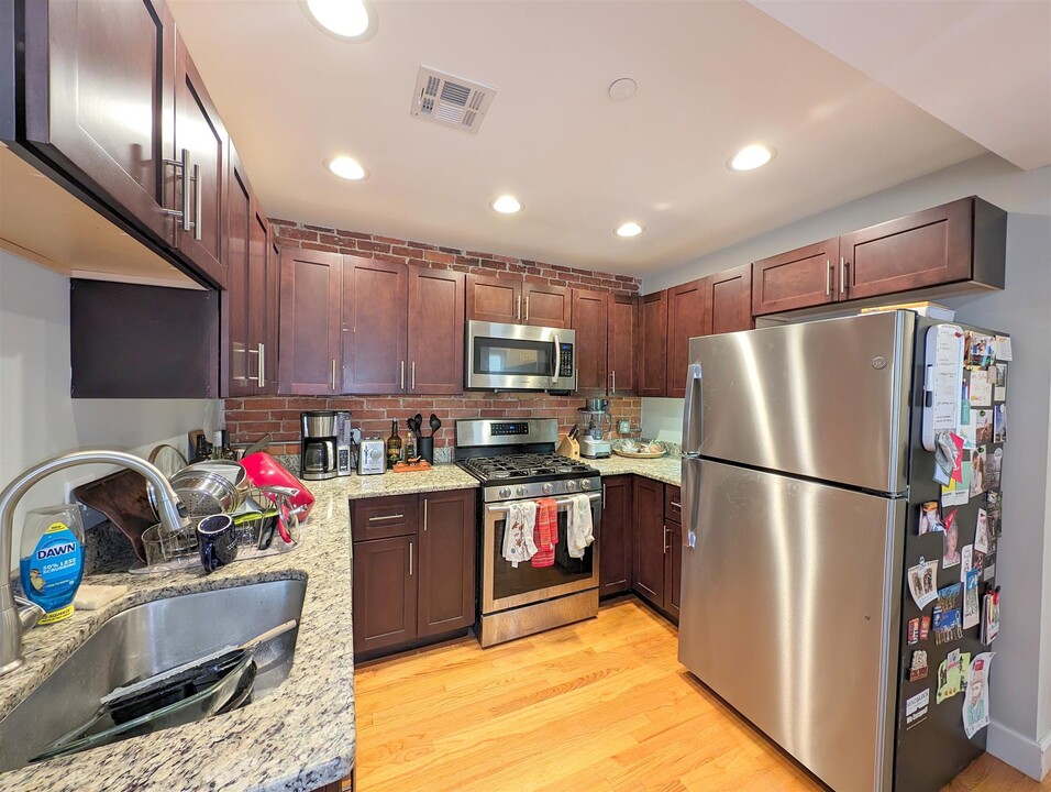 306 Western Ave in Cambridge, MA - Building Photo