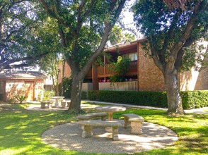 Heather Apartments in San Benito, TX - Building Photo - Building Photo