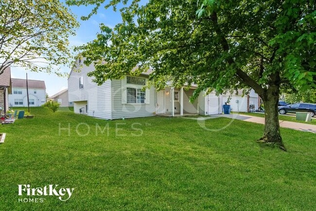 617 Woods Crossing Ln in Indianapolis, IN - Building Photo - Building Photo