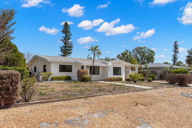 312 41st Ave in St Pete Beach, FL - Building Photo - Building Photo