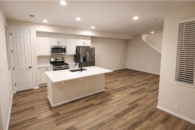 24364 E 42nd Ave in Aurora, CO - Building Photo - Building Photo