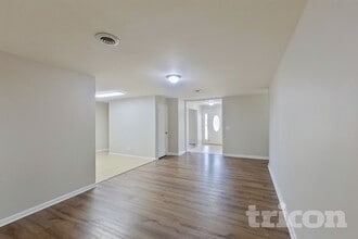 9235 Laurel Hill Dr in St. Louis, MO - Building Photo - Building Photo