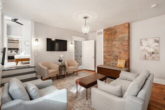 2017 Elm St in Cincinnati, OH - Building Photo - Building Photo