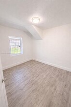 1538 NW 66th St in Miami, FL - Building Photo - Building Photo