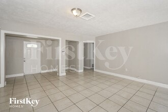 7300 Ramona St in Miramar, FL - Foto de edificio - Building Photo