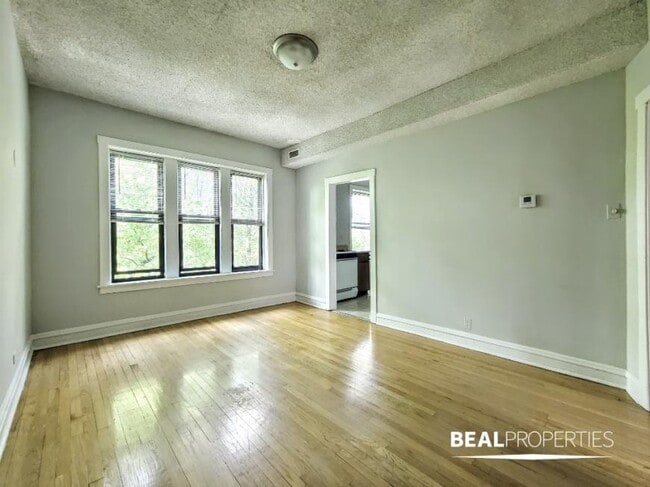 3523 N Racine Ave in Chicago, IL - Building Photo - Building Photo