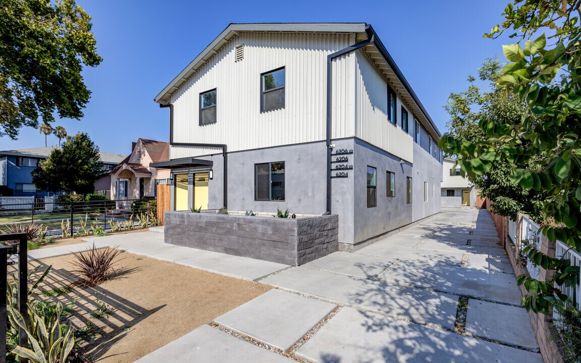 6204 Brynhurst Ave in Los Angeles, CA - Building Photo