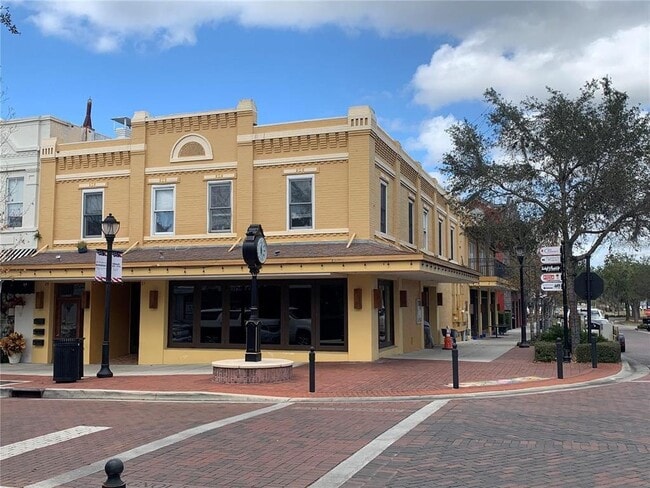 property at 118 N Eustis St