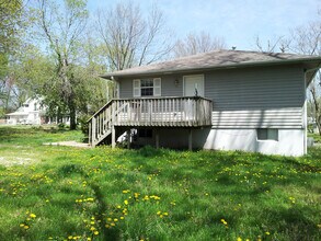 307 S Walnut St in La Monte, MO - Building Photo - Building Photo
