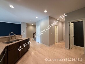 1265 Prairie View Pkwy in Cary, IL - Building Photo - Building Photo