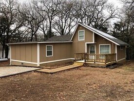 105 Lazy Ike Ln in Pottsboro, TX - Building Photo