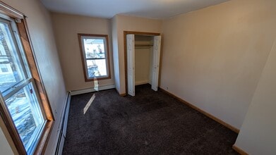 91 Regan St, Unit 2 in Gardner, MA - Building Photo - Building Photo