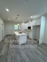 7008 Madison Ave in Tampa, FL - Building Photo - Building Photo