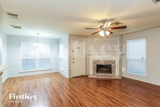 8614 E Rachlin Cir in Houston, TX - Building Photo - Building Photo