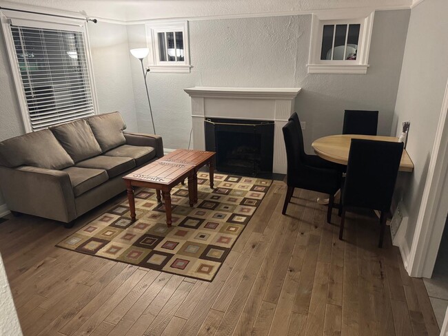 378 Albert St in Waterloo, ON - Building Photo - Building Photo