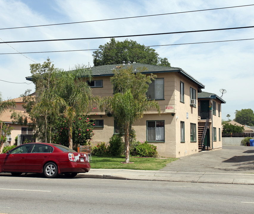 15943 Vanowen St in Van Nuys, CA - Building Photo