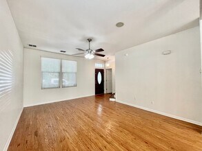 425 Shadow Point in San Marcos, TX - Building Photo - Building Photo