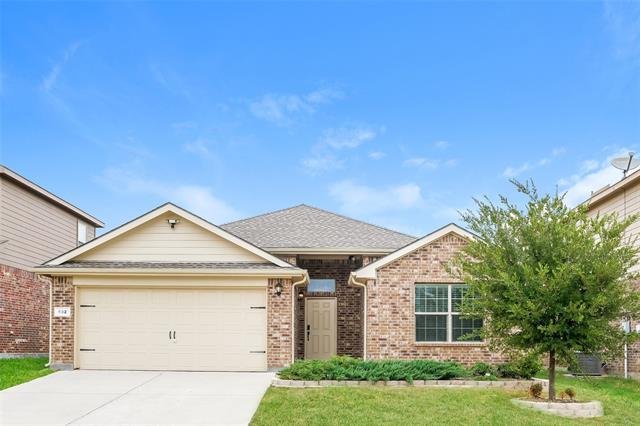 632 River Rock Rd in Azle, TX - Building Photo