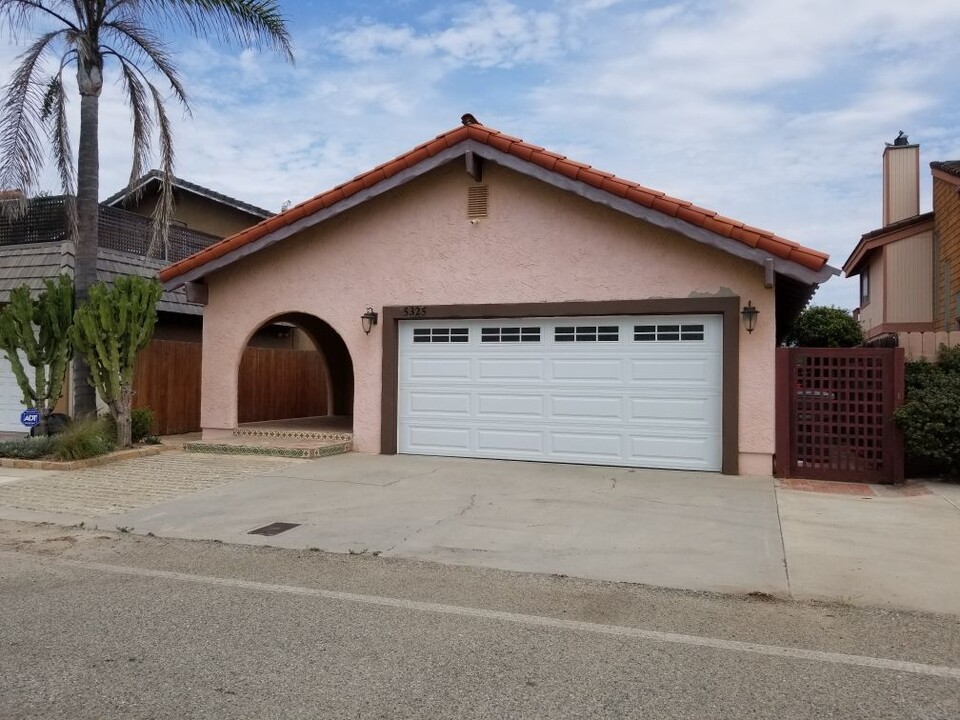 5325 Surfrider Way in Oxnard, CA - Building Photo