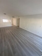 12996 SW 88th Ln in Miami, FL - Foto de edificio - Building Photo