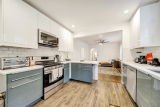 4827 Lee St, Unit Apt 3 in Skokie, IL - Foto de edificio - Building Photo