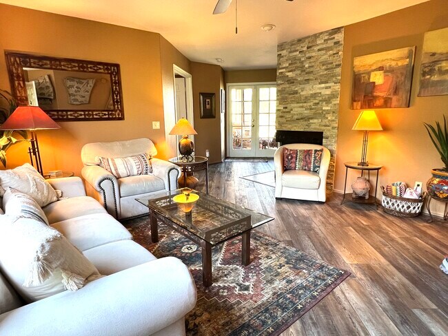 6655 N Canyon Crest Dr in Tucson, AZ - Building Photo - Building Photo