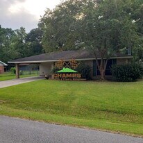 402 Toronto Dr in Lafayette, LA - Building Photo