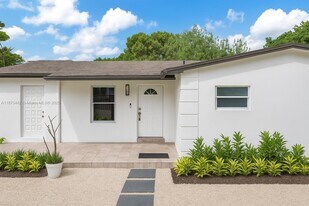 341 NW 43rd St in Miami, FL - Building Photo
