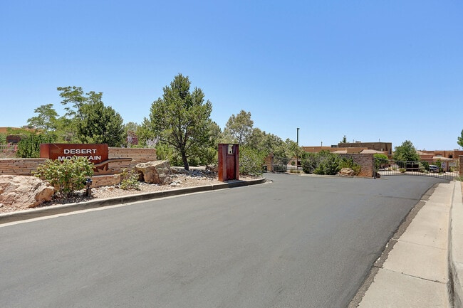 6215 Goldfield Pl NE in Albuquerque, NM - Building Photo - Building Photo