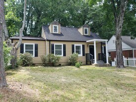 1243 Westridge Rd SW in Atlanta, GA - Building Photo