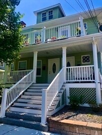 253 Brown St, Unit 1 in Waltham, MA - Building Photo - Building Photo