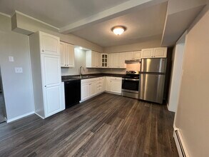 1209 Rosewood Dr NE in Warren, OH - Building Photo - Building Photo