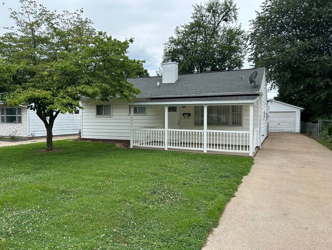 property at 1718 W Granview Dr