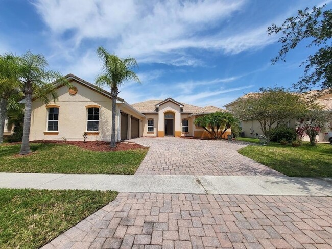 property at 3538 Valleyview Dr