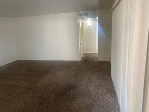 808 E Kaweah Ave in Visalia, CA - Building Photo - Building Photo