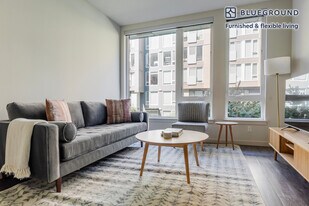 1255 Harrison St in Seattle, WA - Building Photo