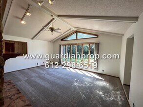 10540 67th St S in Cottage Grove, MN - Building Photo - Building Photo