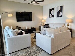 5807 Double Eagle Cir, Unit 4645 in Ave Maria, FL - Foto de edificio - Building Photo